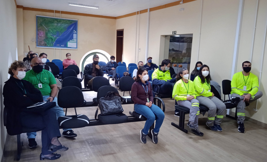 Lideranças comunitárias apoiam Portos do Paraná na implantação do PRAD - Programa vai recuperar áreas degradadas da baía de Antonina e região, com ênfasenas bacias hidrográficas dos rios Cacatu, Faisqueira, Cachoeira e Pequeno  - Paranaguá, 20/08/2021  -  Foto: Fotos Portos do Paraná/Ecotec