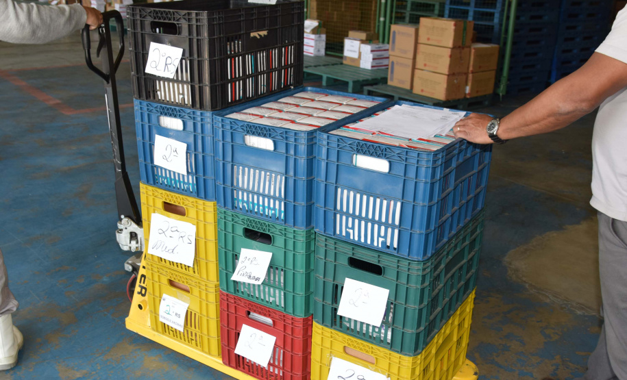 Estado distribui 445.388 vacinas contra a Covid-19 e 49.750 medicamentos para intubação; veja divisão. Foto: Américo Antonio/SESA