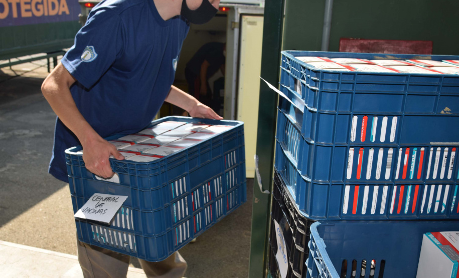 Estado distribui 445.388 vacinas contra a Covid-19 e 49.750 medicamentos para intubação; veja divisão. Foto: Américo Antonio/SESA