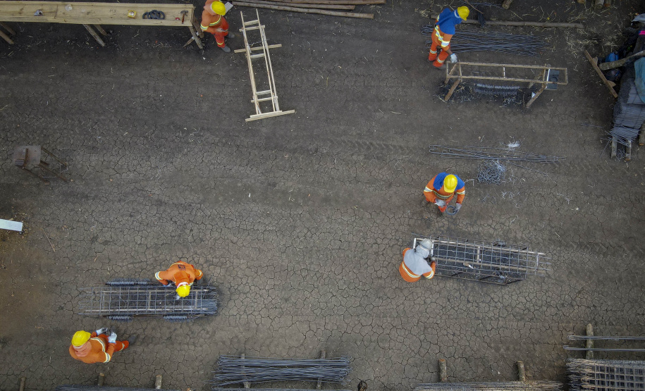 Obra do Contorno Norte de Castro avança e aumenta segurança na cidade ao retirar circulação de tráfego pesado. 08-2021Fotos Gilson Abreu/AEN