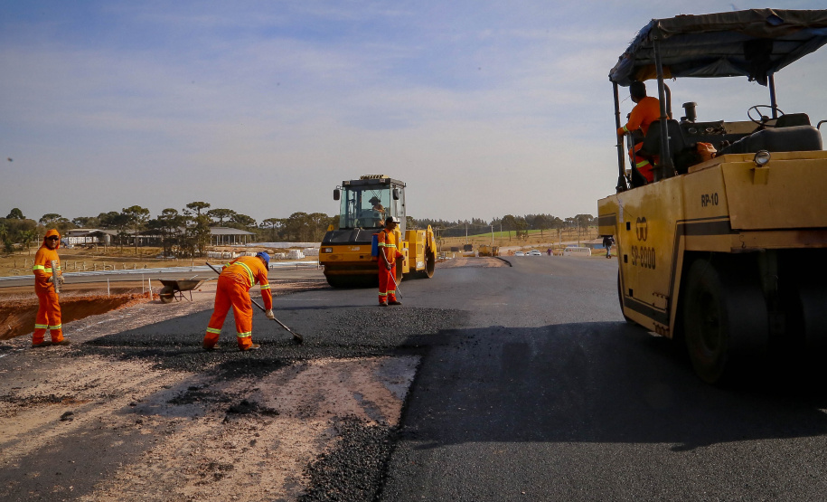 Obra do Contorno Norte de Castro avança e aumenta segurança na cidade ao retirar circulação de tráfego pesado. 08-2021Fotos Gilson Abreu/AEN