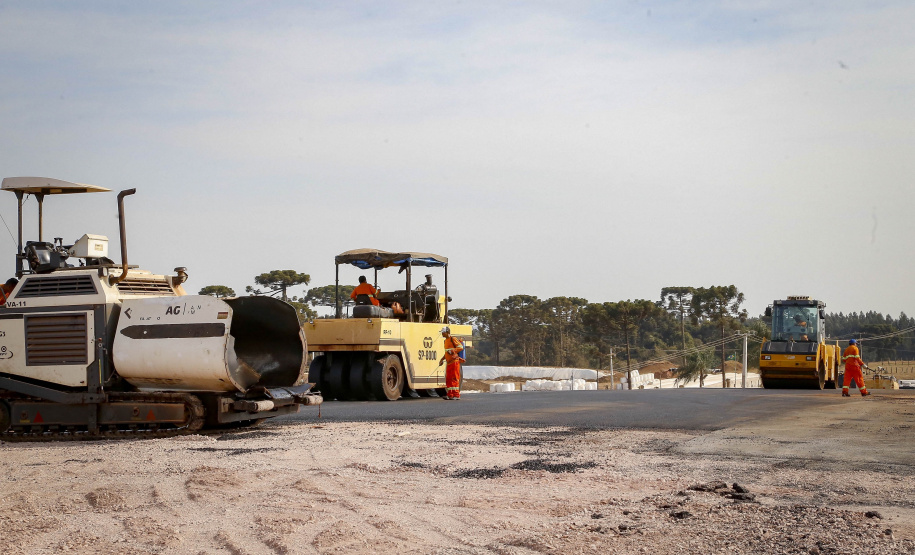 Obra do Contorno Norte de Castro avança e aumenta segurança na cidade ao retirar circulação de tráfego pesado. 08-2021Fotos Gilson Abreu/AEN