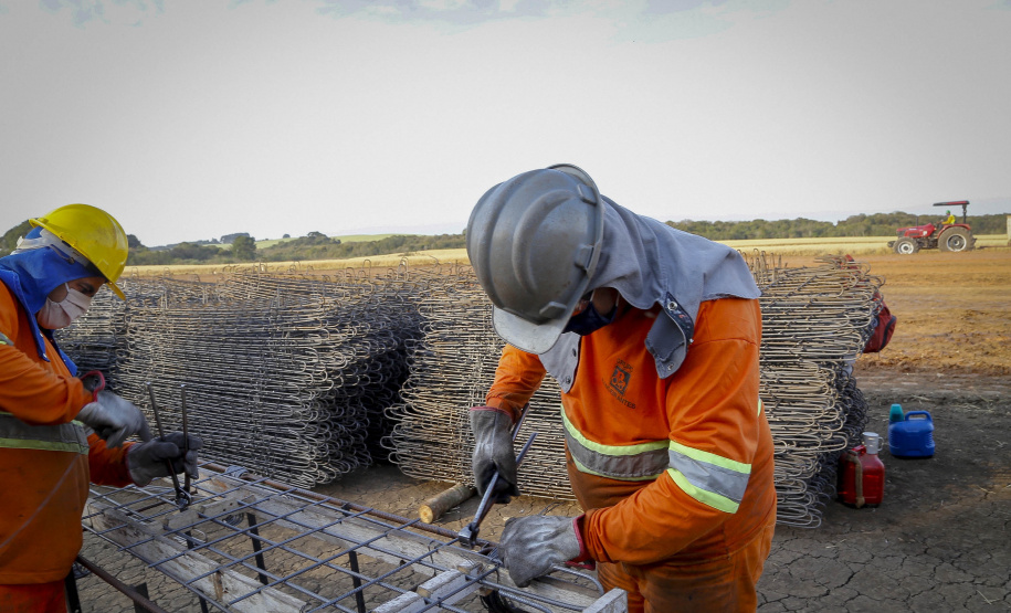 Obra do Contorno Norte de Castro avança e aumenta segurança na cidade ao retirar circulação de tráfego pesado. 08-2021Fotos Gilson Abreu/AEN