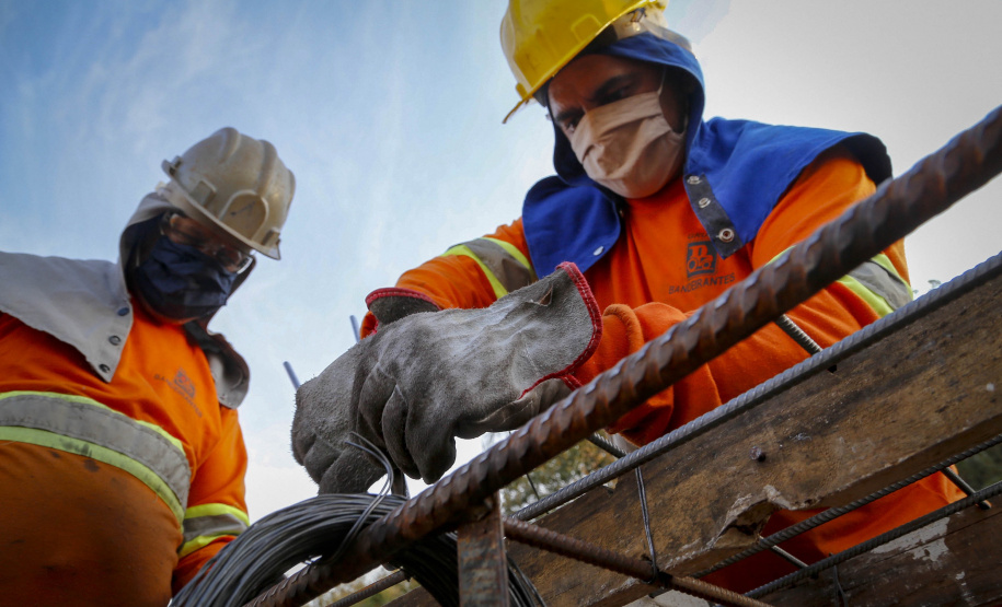 Obra do Contorno Norte de Castro avança e aumenta segurança na cidade ao retirar circulação de tráfego pesado. 08-2021Fotos Gilson Abreu/AEN