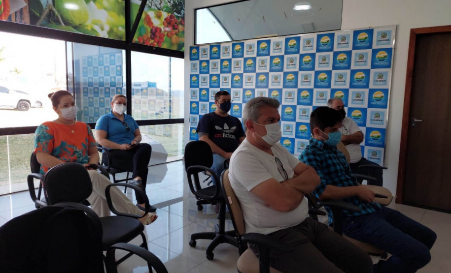 A prefeitura de Jaguariaíva é a mais nova parceria da Fomento Paraná no programa Banco do Empreendedor. A prefeita Alcione Lemos assinou nesta quinta, 19, o termo de cooperação técnica que permite ao município manter agentes de crédito credenciados e habilitados para atuar na intermediação de propostas de empréstimos de microcrédito.  -  Curitiba, 20/08/2021  -  Foto: Fomento Paraná