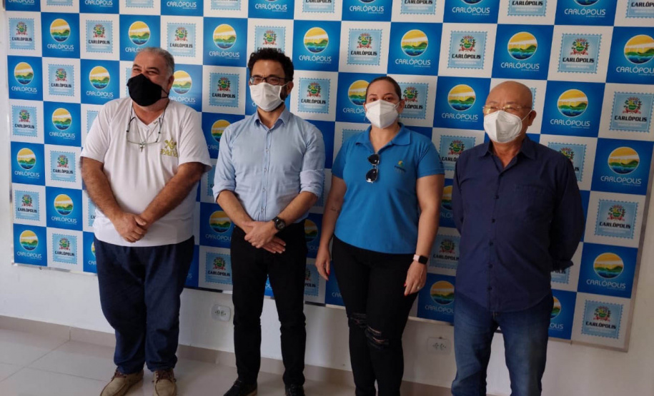 A prefeitura de Jaguariaíva é a mais nova parceria da Fomento Paraná no programa Banco do Empreendedor. A prefeita Alcione Lemos assinou nesta quinta, 19, o termo de cooperação técnica que permite ao município manter agentes de crédito credenciados e habilitados para atuar na intermediação de propostas de empréstimos de microcrédito.  -  Curitiba, 20/08/2021  -  Foto: Fomento Paraná