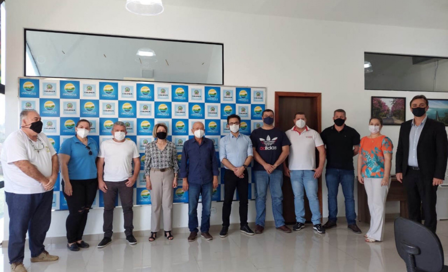 A prefeitura de Jaguariaíva é a mais nova parceria da Fomento Paraná no programa Banco do Empreendedor. A prefeita Alcione Lemos assinou nesta quinta, 19, o termo de cooperação técnica que permite ao município manter agentes de crédito credenciados e habilitados para atuar na intermediação de propostas de empréstimos de microcrédito.  -  Curitiba, 20/08/2021  -  Foto: Fomento Paraná