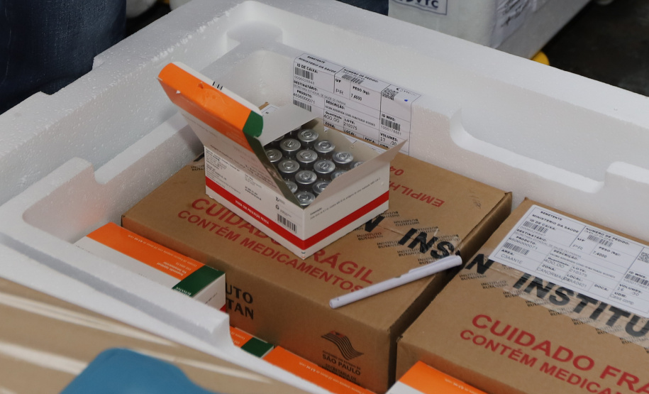 Paraná recebe mais 435.290 vacinas contra Covid-19 entre domingo e segunda-feira  -  Foto: Geraldo Bubniak/AEN