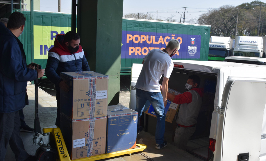 Paraná recebe mais 435.290 vacinas contra Covid-19 entre domingo e segunda-feira  -  Foto: Américo Antonio/SESA