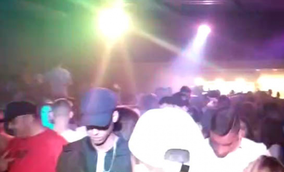 Quase 2 mil pessoas são flagradas em aglomerações na Capital durante operação da AIFU - Curitiba, 22/08/2021  -  Foto: SESP-PARANÁ