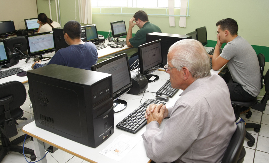 EJA abre inscrições para exames de conclusão de disciplinas e semestres
.  -  Foto: Hedeson Alves/Arquivo SEED