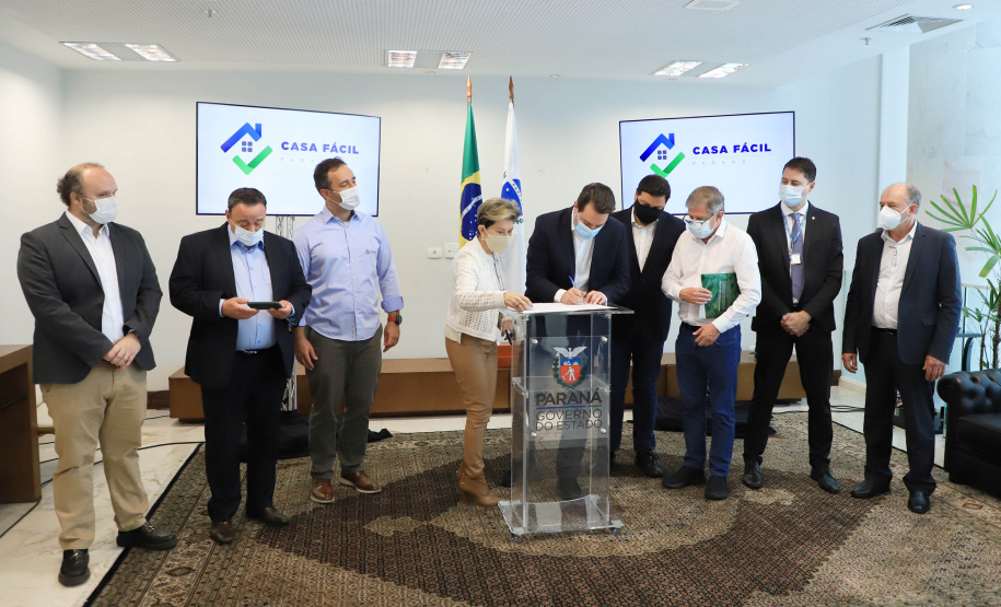 Governador Carlos Massa Ratinho Junior lança subsídio para entrada da casa própria para 2.371 famílias pelo Programa Casa Fácil. Palácio Iguaçu, Curitiba, 23/agosto/2021. - Foto: José Fernando Ogura/AEN