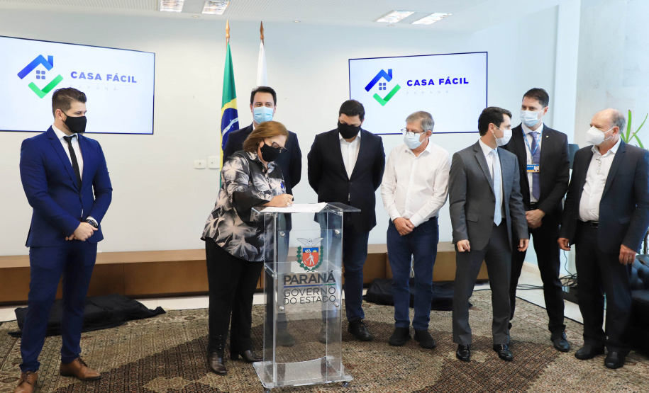 Governador Carlos Massa Ratinho Junior lança subsídio para entrada da casa própria para 2.371 famílias pelo Programa Casa Fácil. Palácio Iguaçu, Curitiba, 23/agosto/2021. - Foto: José Fernando Ogura/AEN