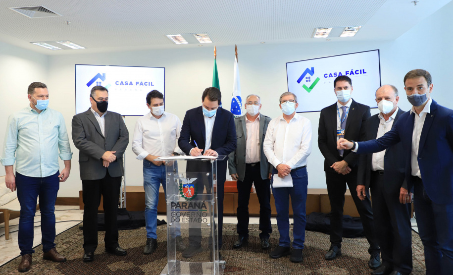 Governador Carlos Massa Ratinho Junior lança subsídio para entrada da casa própria para 2.371 famílias pelo Programa Casa Fácil. Palácio Iguaçu, Curitiba, 23/agosto/2021. - Foto: José Fernando Ogura/AEN