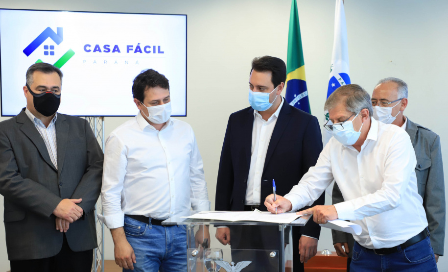 Governador Carlos Massa Ratinho Junior lança subsídio para entrada da casa própria para 2.371 famílias pelo Programa Casa Fácil. Palácio Iguaçu, Curitiba, 23/agosto/2021. - Foto: José Fernando Ogura/AEN