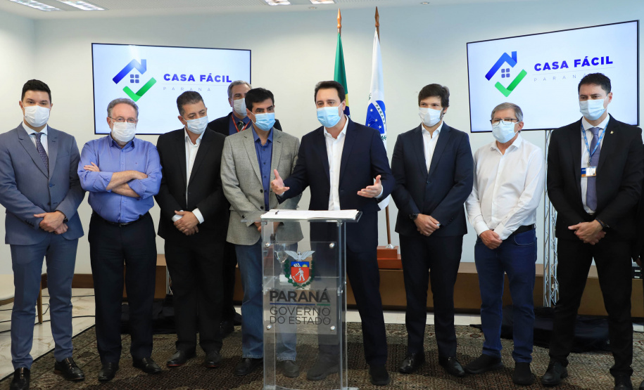 Governador Carlos Massa Ratinho Junior lança subsídio para entrada da casa própria para 2.371 famílias pelo Programa Casa Fácil. Palácio Iguaçu, Curitiba, 23/agosto/2021. - Foto: José Fernando Ogura/AEN