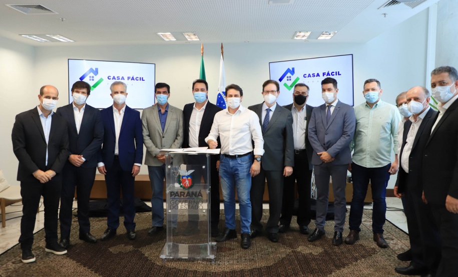 Governador Carlos Massa Ratinho Junior lança subsídio para entrada da casa própria para 2.371 famílias pelo Programa Casa Fácil. Palácio Iguaçu, Curitiba, 23/agosto/2021. - Foto: José Fernando Ogura/AEN