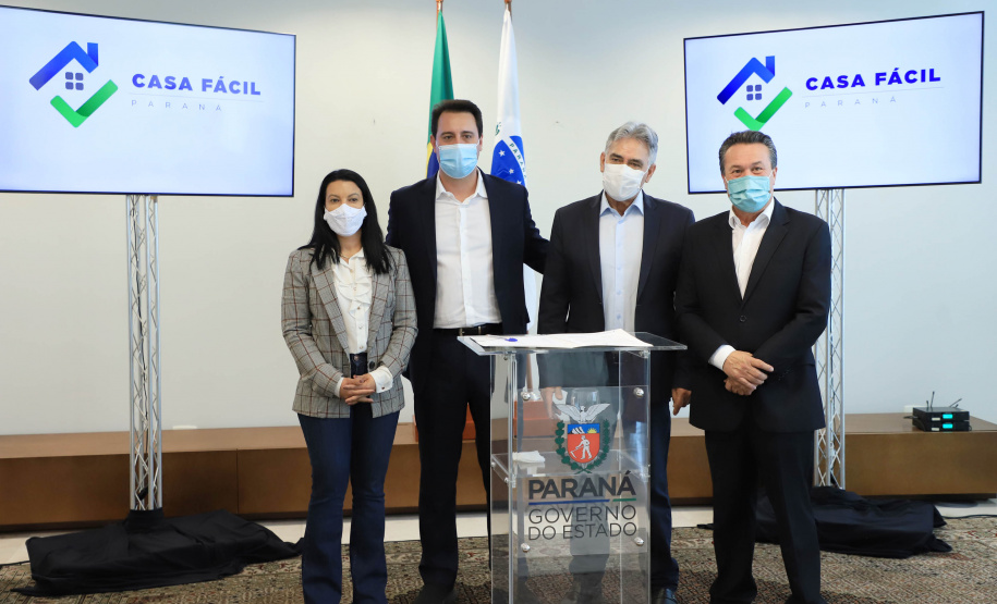 Governador Carlos Massa Ratinho Junior lança subsídio para entrada da casa própria para 2.371 famílias pelo Programa Casa Fácil. Palácio Iguaçu, Curitiba, 23/agosto/2021. - Foto: José Fernando Ogura/AEN