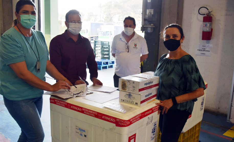 Paraná distribui nesta segunda-feira 223.268 doses de vacinas contra a Covid-19. Foto: Américo Antonio/SESA