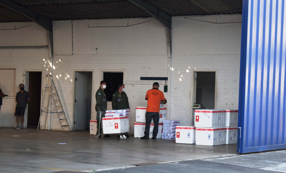 Paraná distribui nesta segunda-feira 223.268 doses de vacinas contra a Covid-19. Foto: Américo Antonio/SESA