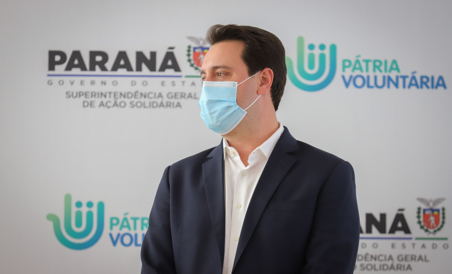 Amigos da Patria Voluntaria O governador Carlos Massa Ratinho Junior participa nesta segunda-feira (23) da premiação Amigos da Patria Voluntaria, ao lado da Presidente do conselho da Superintendência de Ação Solidária, a primeira-dama Luciana Saito Massa. 23/08/2021 - Foto: Geraldo Bubniak/AEN