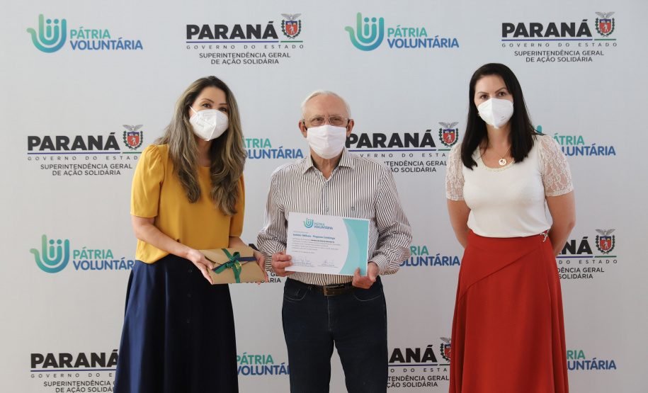 Amigos da Patria Voluntaria O governador Carlos Massa Ratinho Junior participa nesta segunda-feira (23) da premiação Amigos da Patria Voluntaria, ao lado da Presidente do conselho da Superintendência de Ação Solidária, a primeira-dama Luciana Saito Massa. 23/08/2021 - Foto: Geraldo Bubniak/AEN