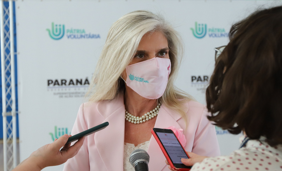 Amigos da Patria Voluntaria O governador Carlos Massa Ratinho Junior participa nesta segunda-feira (23) da premiação Amigos da Patria Voluntaria, ao lado da Presidente do conselho da Superintendência de Ação Solidária, a primeira-dama Luciana Saito Massa. 23/08/2021 - Foto: Geraldo Bubniak/AEN