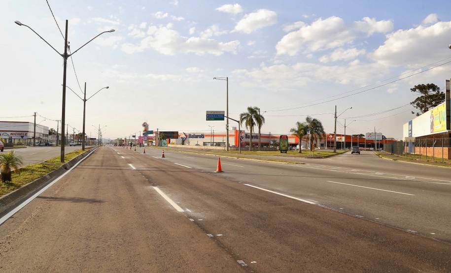 A Coordenação da Região Metropolitana de Curitiba (Comec) concluiu nesta segunda-feira, 23, as obras no cruzamento da Avenida Comendador Franco (Avenida das Torres), em São José dos Pinhais, com a Avenida Rui Barbosa. Foto: Gilson Abreu/AEN