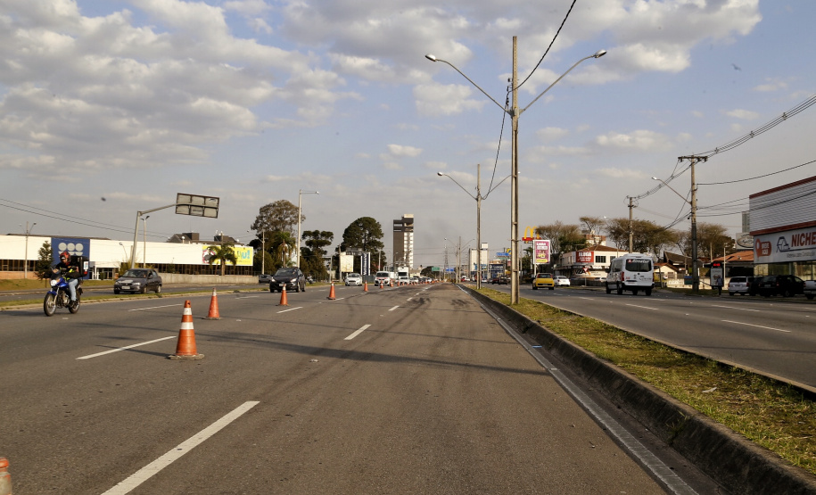A Coordenação da Região Metropolitana de Curitiba (Comec) concluiu nesta segunda-feira, 23, as obras no cruzamento da Avenida Comendador Franco (Avenida das Torres), em São José dos Pinhais, com a Avenida Rui Barbosa. Foto: Gilson Abreu/AEN