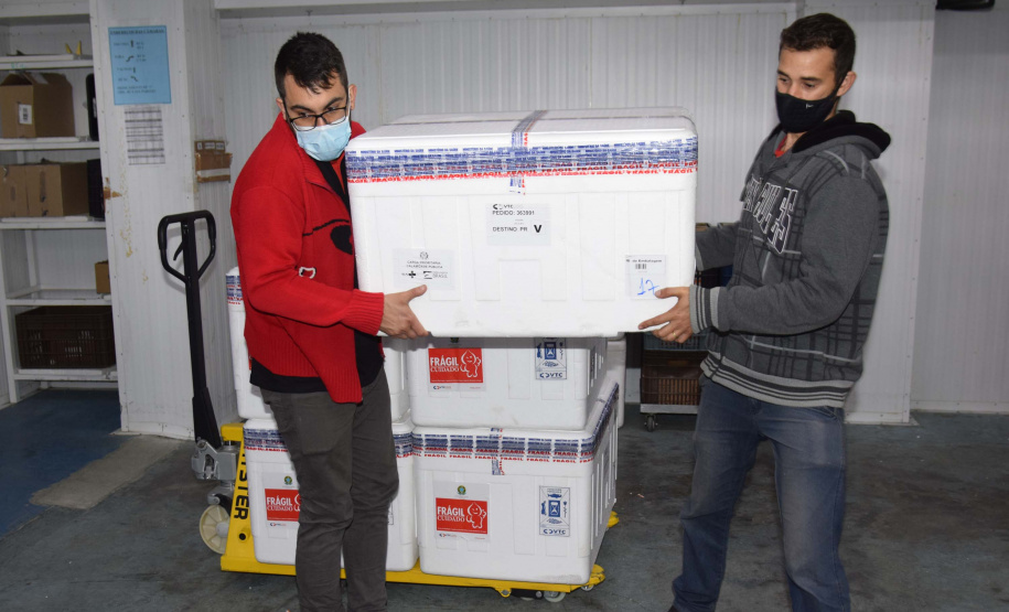 Estado recebe mais 232.250 vacinas contra a Covid-19; lote completa remessa de 435.290 doses. Foto: Américo Antonio/SESA