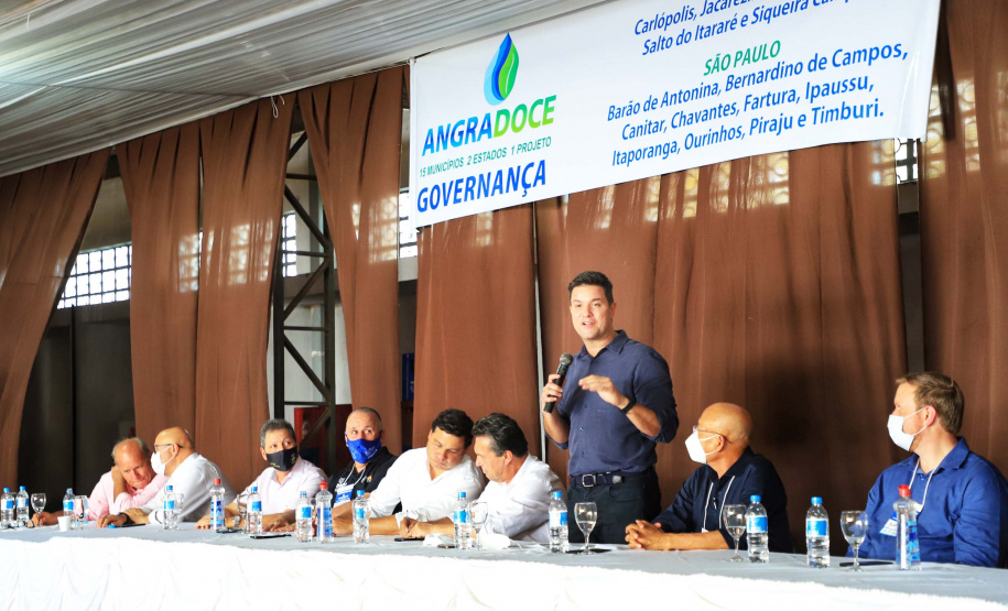 O chefe da Casa Civil Guto Silva e o secretário estadual do Desenvolvimento Sustentável e Turismo, Márcio Nunes, participaram, em Carlópolis, do evento de Governança de Angra Doce, que busca fortalecer a atividade turística como instrumento de desenvolvimento econômico do Norte Pioneiro. Foto: José Fernando Ogura/AEN