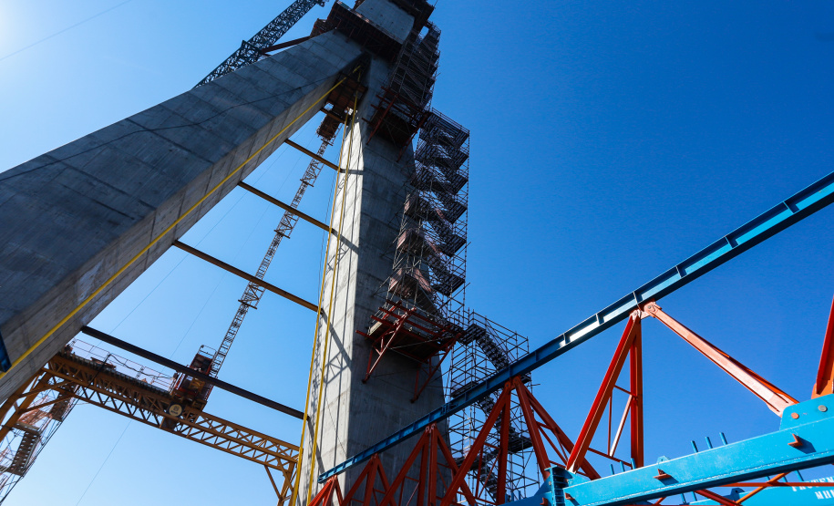 Obra da Ponte da Integração Brasil-Paraguai atinge 67% de execução em agosto. Foto: Rodrigo Felix Leal/AEN