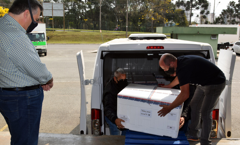 Paraná recebe 190 mil doses de vacinas contra a Covid-19. Foto: Américo Antonio/SESA
