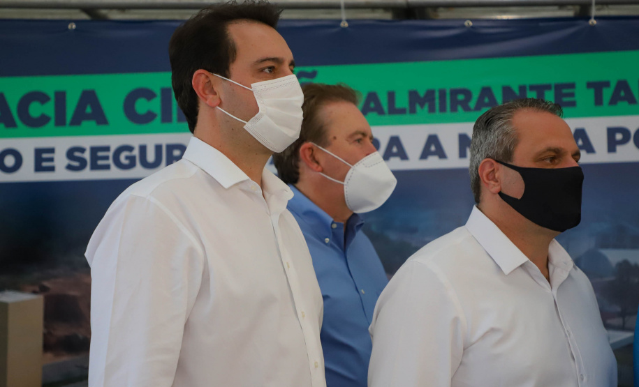 O Governo do Estado entregou nesta quinta-feira (26) uma nova Delegacia Cidadã da Polícia Civil, a quinta do Paraná. A estrutura, instalada em Almirante Tamandaré, na Região Metropolitana de Curitiba, teve um investimento de R$ 4.593.147,37, com recursos provenientes do Banco Interamericano de Desenvolvimento (BID). O governador Carlos Massa Ratinho inaugurou a unidade, que começou a ser construída no primeiro semestre de 2020. Foto: Ari Dias/AEN