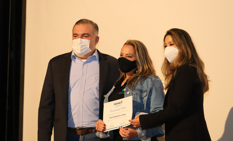 Dia Voluntario A Presidente do conselho da Superintendência de Ação Solidária, a primeira-dama Luciana Saito Massa e o secretário de Justiça, Família e Trabalho do Paraná, Ney Leprevost participam, nesta sexta-feira (27), de  evento em comemoração ao Dia Nacional do Voluntariado,  no Museu Oscar Niemeyer (MON).27/08/2021 - Foto: Geraldo Bubniak/AEN
