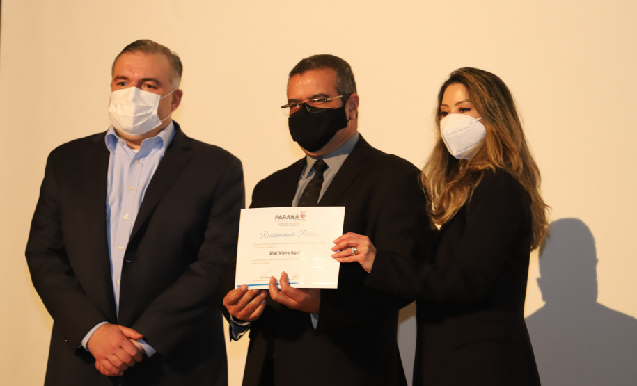 Dia Voluntario A Presidente do conselho da Superintendência de Ação Solidária, a primeira-dama Luciana Saito Massa e o secretário de Justiça, Família e Trabalho do Paraná, Ney Leprevost participam, nesta sexta-feira (27), de  evento em comemoração ao Dia Nacional do Voluntariado,  no Museu Oscar Niemeyer (MON).27/08/2021 - Foto: Geraldo Bubniak/AEN