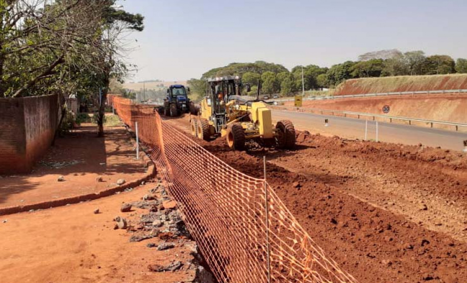 O Departamento de Estradas de Rodagem do Paraná (DER/PR) retomou este mês as obras de um novo viaduto em Água Boa, distrito de Paiçandu, na região Noroeste. A obra de arte especial, localizada no km 164 da PR-323, tem um valor de cerca de R$ 2 milhões para execução de sua estrutura de concreto armado. Foto:DER