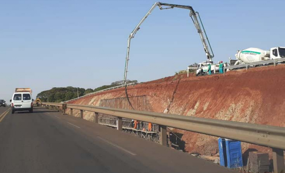 O Departamento de Estradas de Rodagem do Paraná (DER/PR) retomou este mês as obras de um novo viaduto em Água Boa, distrito de Paiçandu, na região Noroeste. A obra de arte especial, localizada no km 164 da PR-323, tem um valor de cerca de R$ 2 milhões para execução de sua estrutura de concreto armado. Foto:DER