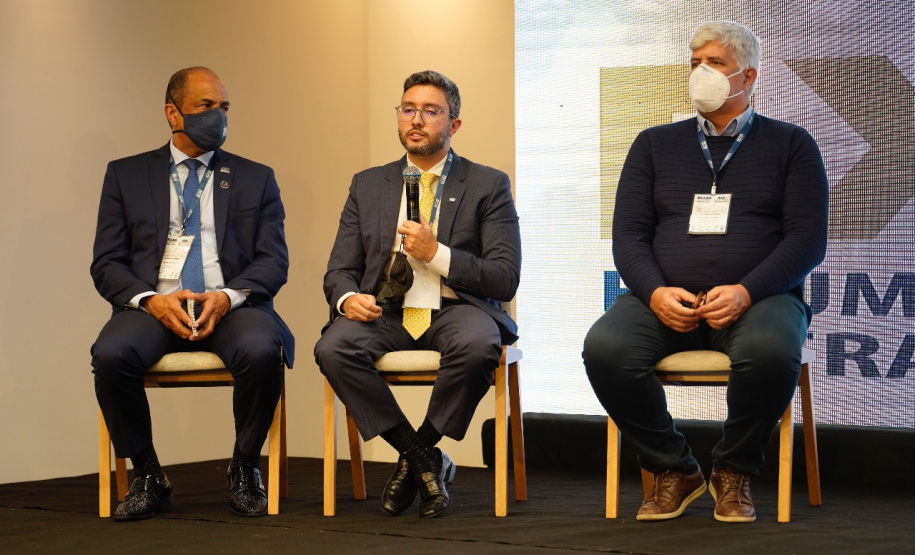 Porto do Sul debatem a atividade portuária
Imagens dos representantes da Portos do Paraná no evento. Foto: Robert Silva/Sul Export