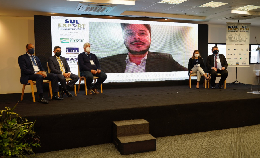 Porto do Sul debatem a atividade portuária
Imagens dos representantes da Portos do Paraná no evento. Foto: Robert Silva/Sul Export