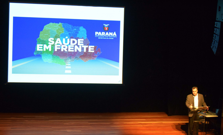 O Governo do Estado vai aportar R$ 50 milhões em 2022 para os procedimentos cirúrgicos eletivos. O anúncio foi feito nesta segunda-feira (30) pelo secretário de Estado da Saúde, Beto Preto, em reunião com a participação do vice-governador Darci Piana, diretores das 22 Regionais de Saúde, equipes técnicas, além de gestores e representantes municipais no evento ?Saúde em frente?. Foto: Américo Antonio/SESA