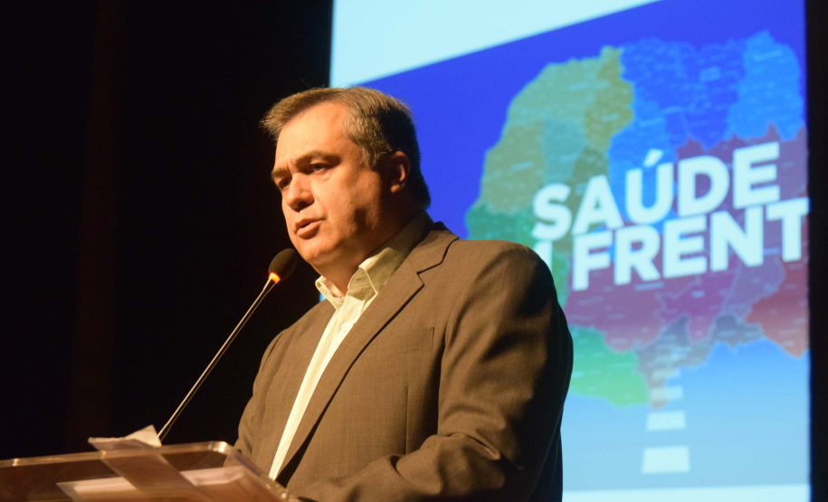 O Governo do Estado vai aportar R$ 50 milhões em 2022 para os procedimentos cirúrgicos eletivos. O anúncio foi feito nesta segunda-feira (30) pelo secretário de Estado da Saúde, Beto Preto, em reunião com a participação do vice-governador Darci Piana, diretores das 22 Regionais de Saúde, equipes técnicas, além de gestores e representantes municipais no evento ?Saúde em frente?. Foto: Américo Antonio/SESA