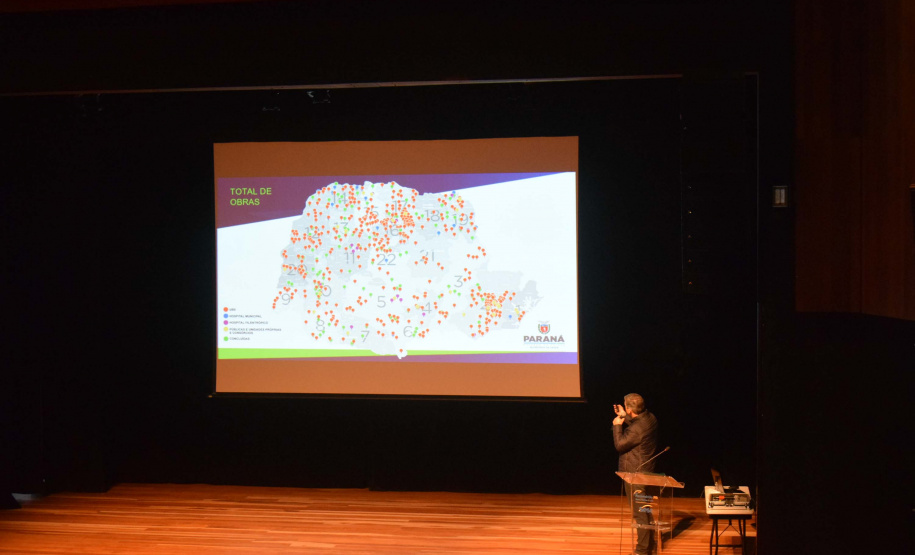 O Governo do Estado vai aportar R$ 50 milhões em 2022 para os procedimentos cirúrgicos eletivos. O anúncio foi feito nesta segunda-feira (30) pelo secretário de Estado da Saúde, Beto Preto, em reunião com a participação do vice-governador Darci Piana, diretores das 22 Regionais de Saúde, equipes técnicas, além de gestores e representantes municipais no evento ?Saúde em frente?. Foto: Américo Antonio/SESA