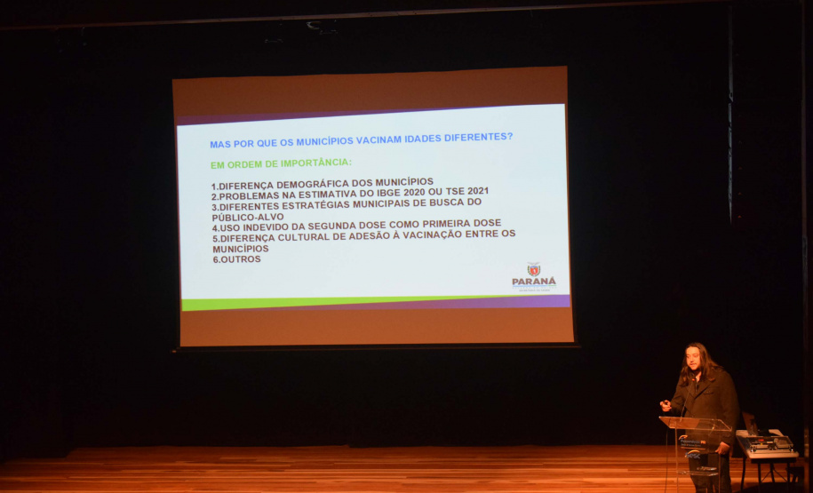 O Governo do Estado vai aportar R$ 50 milhões em 2022 para os procedimentos cirúrgicos eletivos. O anúncio foi feito nesta segunda-feira (30) pelo secretário de Estado da Saúde, Beto Preto, em reunião com a participação do vice-governador Darci Piana, diretores das 22 Regionais de Saúde, equipes técnicas, além de gestores e representantes municipais no evento ?Saúde em frente?. Foto: Américo Antonio/SESA