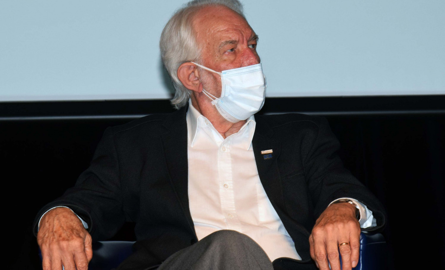 O Governo do Estado vai aportar R$ 50 milhões em 2022 para os procedimentos cirúrgicos eletivos. O anúncio foi feito nesta segunda-feira (30) pelo secretário de Estado da Saúde, Beto Preto, em reunião com a participação do vice-governador Darci Piana, diretores das 22 Regionais de Saúde, equipes técnicas, além de gestores e representantes municipais no evento ?Saúde em frente?. Foto: Américo Antonio/SESA