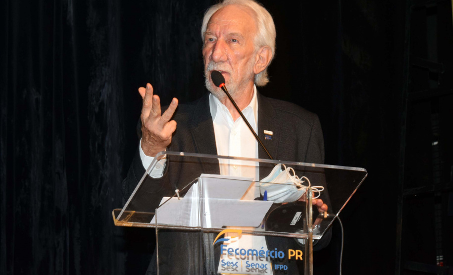 O Governo do Estado vai aportar R$ 50 milhões em 2022 para os procedimentos cirúrgicos eletivos. O anúncio foi feito nesta segunda-feira (30) pelo secretário de Estado da Saúde, Beto Preto, em reunião com a participação do vice-governador Darci Piana, diretores das 22 Regionais de Saúde, equipes técnicas, além de gestores e representantes municipais no evento ?Saúde em frente?. Foto: Américo Antonio/SESA