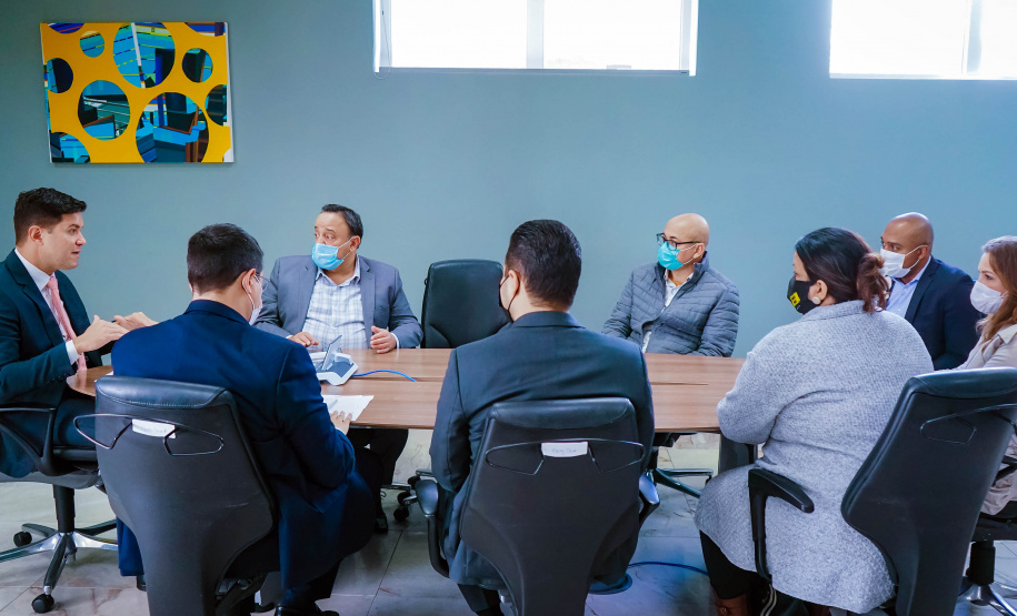 O Governo do Estado avança nas conversas com o Sindicato dos Policiais Penais do Paraná para tratar da carreira da categoria. Em reunião com integrantes da entidade, realizada na manhã desta terça-feira (31), o chefe da Casa Civil, Guto Silva, falou sobre as ações que estão sendo realizadas pelo Governo.Foto: Guilherme Flores/Casa Civil