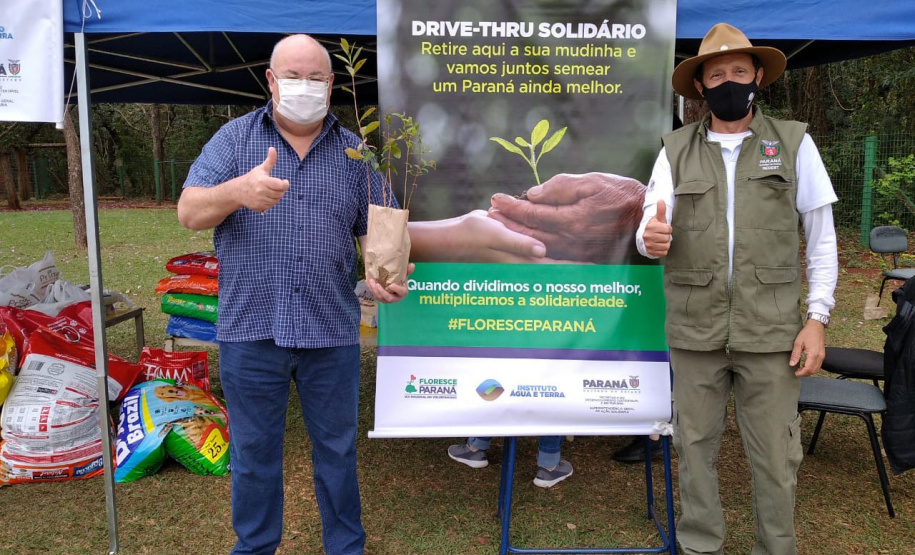 Cerca de 70 famílias de Toledo são beneficiadas com cestas de alimentos, nesta semana. Os donativos são frutos da doação da população em troca de uma muda de árvore nativa, distribuída pelo Instituto Água e Terra (IAT). -  Curitiba, 31/08/2021  -  Foto: SEDEST