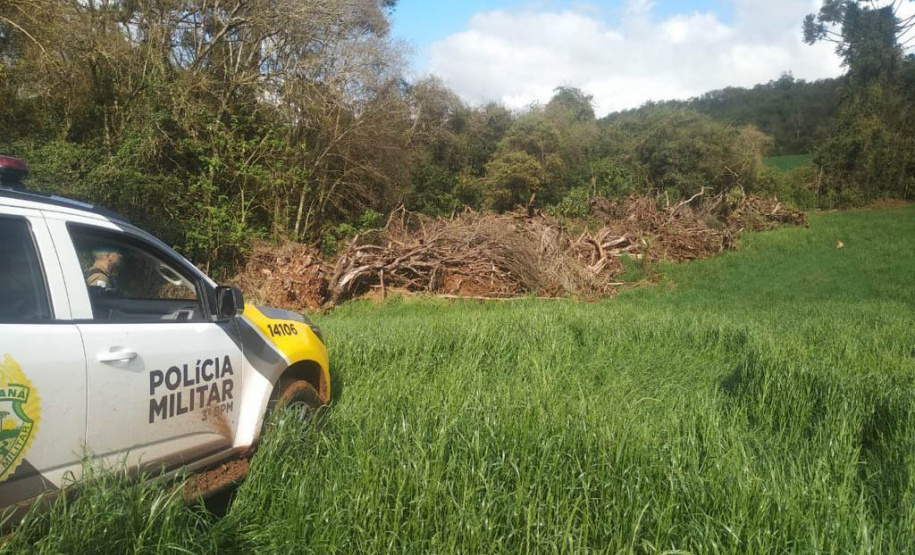Policiais e agentes do IAT aplicam mais de R$ 1 milhão de multas e quatro pessoas são presas durante a Operação Nascente Viva  -  Curitiba, 31/08/2021  -  Foto: PMPR