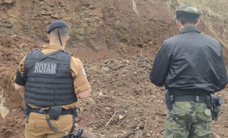 Policiais e agentes do IAT aplicam mais de R$ 1 milhão de multas e quatro pessoas são presas durante a Operação Nascente Viva  -  Curitiba, 31/08/2021  -  Foto: PMPR